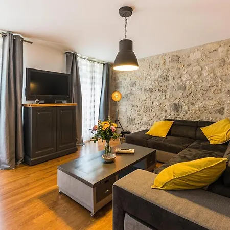 Les Du Chateau - Le Loft Henri Iv - Magnifique Face Au Chateau Apartmán